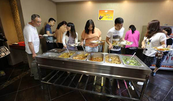 什么是團(tuán)膳服務(wù),食堂是否屬于團(tuán)膳膳食？
